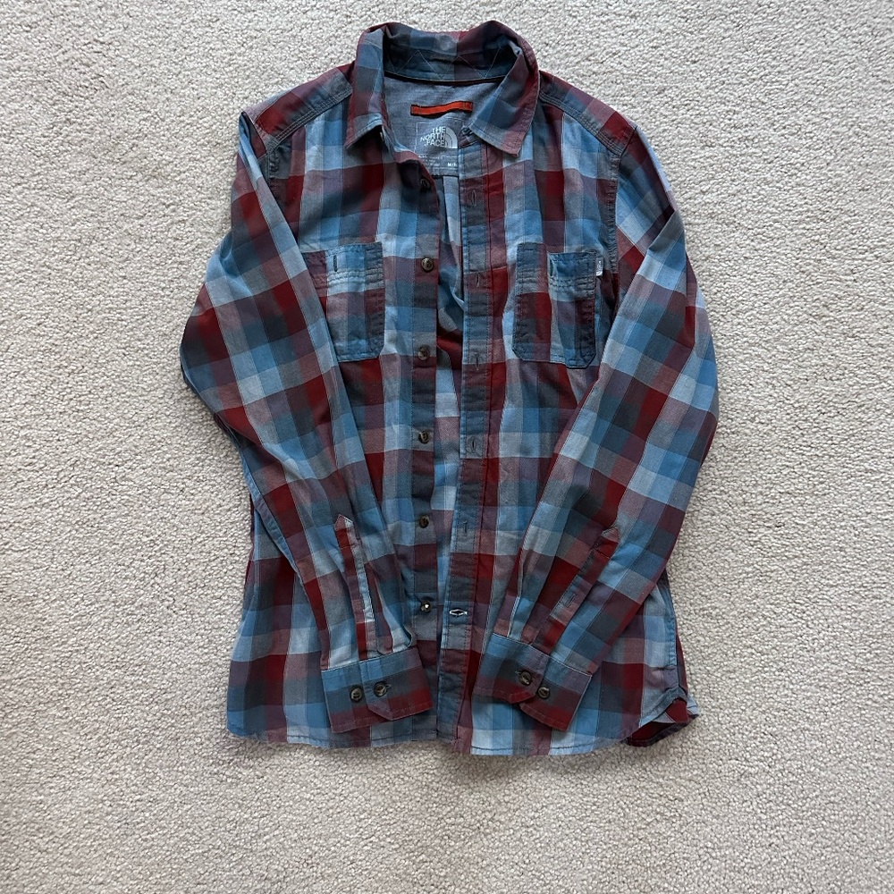 NorthFace Mens button down long sleeve